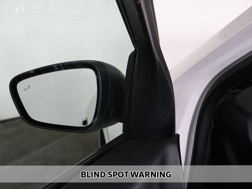 Star White Metallic Tri-Coat 2024 Ford Escape ST-Line