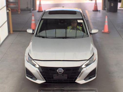 Brilliant Silver Metallic 2023 Nissan Altima 2.5 SL
