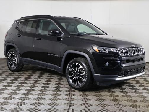 Diamond Black Crystal Pearlcoat 2023 Jeep Compass Limited