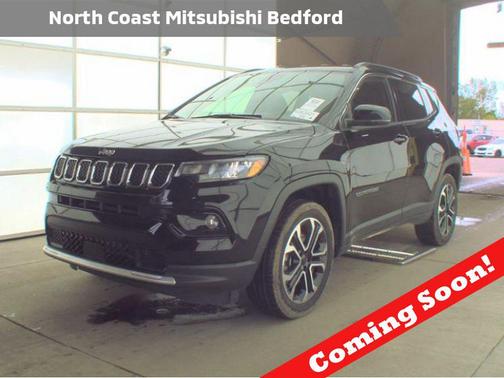 Diamond Black Crystal Pearlcoat 2023 Jeep Compass Limited