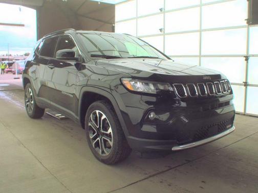 Diamond Black Crystal Pearlcoat 2023 Jeep Compass Limited