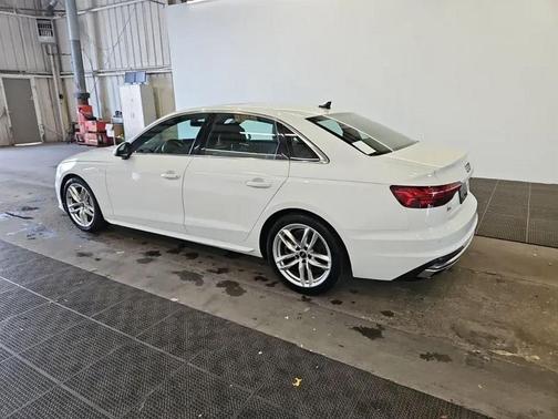 2022 Audi A4 45 S line Premium Plus