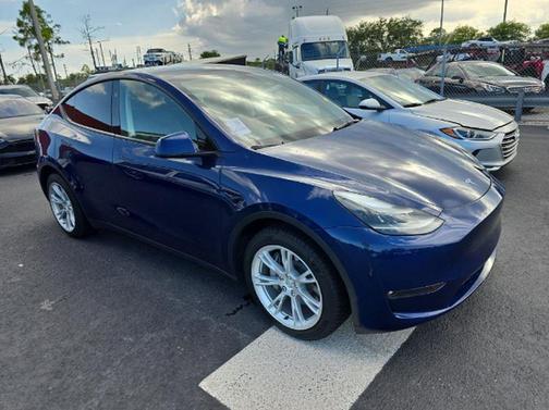 2023 Tesla Model Y Long Range Dual Motor All-Wheel Drive