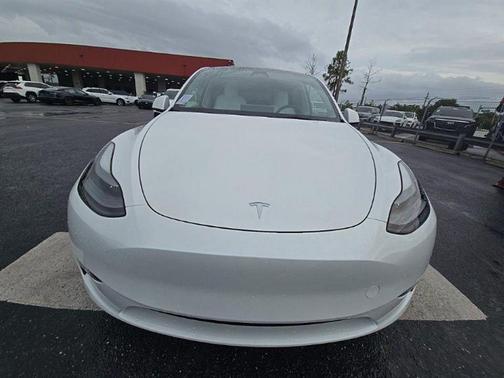 Pearl White Multi-Coat 2023 Tesla Model Y Performance Dual Motor All-Wheel Drive