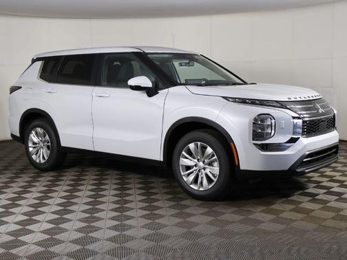 White Diamond 2026 Mitsubishi Outlander ES S-AWC