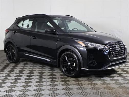2021 Nissan Kicks SR