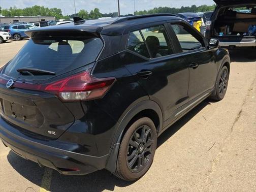 2021 Nissan Kicks SR