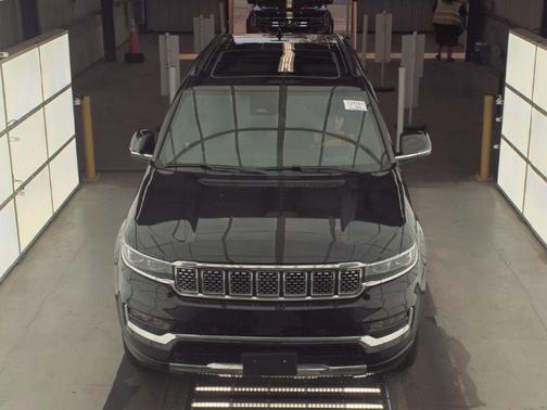 Diamond Black Crystal Pearlcoat 2023 Jeep Grand Wagoneer Series II 4x4