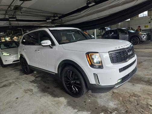 Glacial White Pearl 2022 Kia Telluride SX