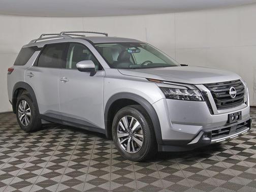 Brilliant Silver Metallic 2023 Nissan Pathfinder SL 4WD