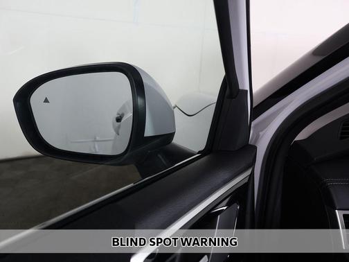 White Diamond 2026 Mitsubishi Outlander ES 1.5T 2WD