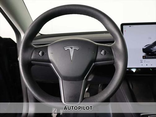 2022 Tesla Model 3 Standard Range