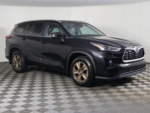 2023 Toyota Highlander Hybrid XLE
