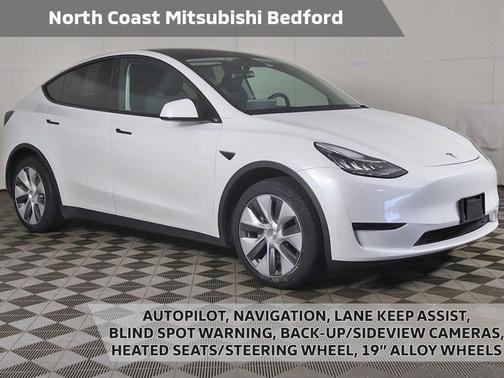 Pearl White Multi-Coat 2022 Tesla Model Y Long Range Dual Motor All-Wheel Drive