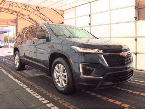 2023 Chevrolet Traverse LS