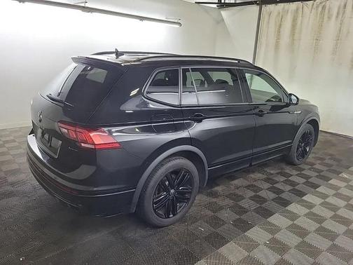 2022 Volkswagen Tiguan 2.0T SE R-Line Black 4MOTION