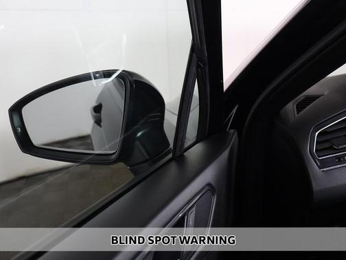 2022 Volkswagen Tiguan 2.0T SE R-Line Black 4MOTION