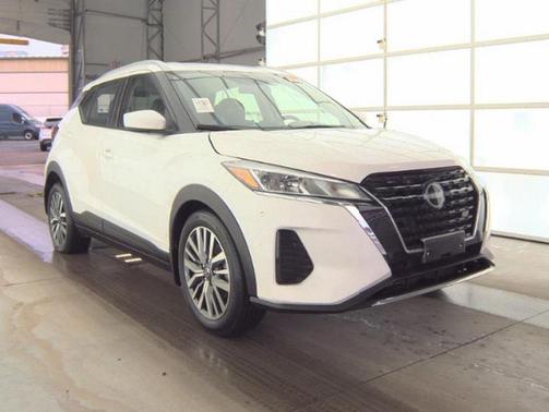 2022 Nissan Kicks SV