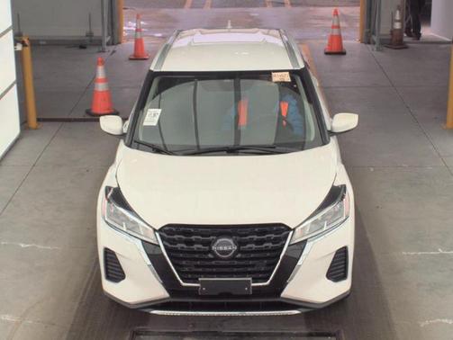 2022 Nissan Kicks SV