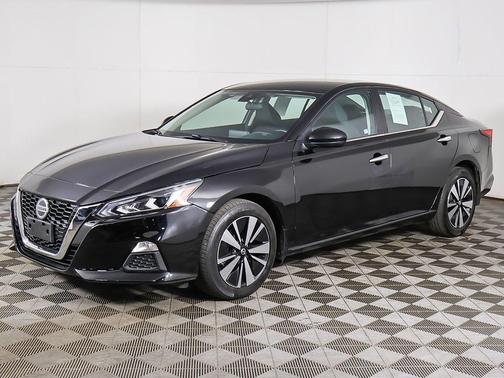 Super Black 2021 Nissan Altima 2.5 SV