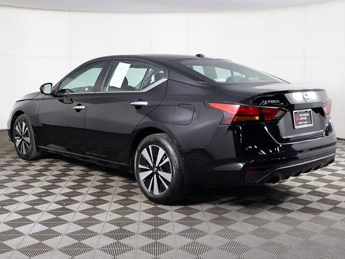 Super Black 2021 Nissan Altima 2.5 SV