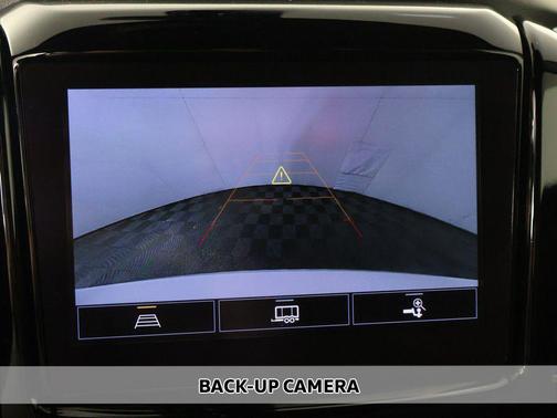 Summit White 2022 Chevrolet Traverse LT Cloth