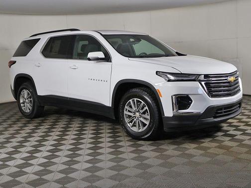 Summit White 2022 Chevrolet Traverse LT Cloth