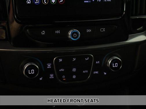 Summit White 2022 Chevrolet Traverse LT Cloth