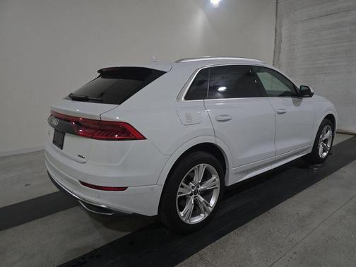 2023 Audi Q8 55 Premium Plus