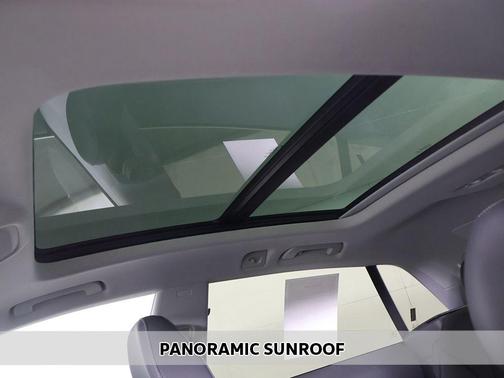 Glacier White Metallic 2023 Audi Q8 55 Premium Plus