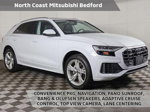 Glacier White Metallic 2023 Audi Q8 55 Premium Plus