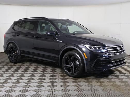 Deep Black 2023 Volkswagen Tiguan 2.0T SE R-Line Black