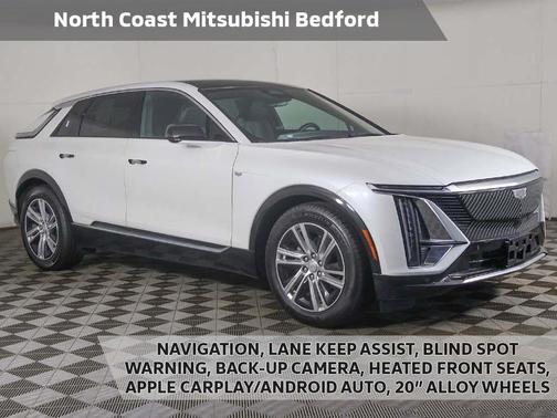 Crystal White Tricoat 2024 Cadillac LYRIQ Tech