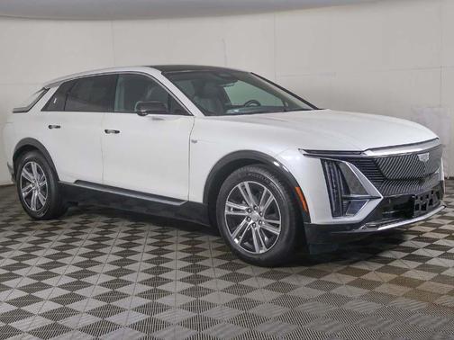 Crystal White Tricoat 2024 Cadillac LYRIQ Tech
