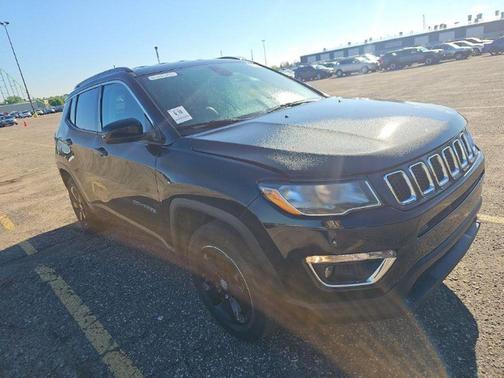 Diamond Black Crystal Pearlcoat 2019 Jeep Compass Latitude