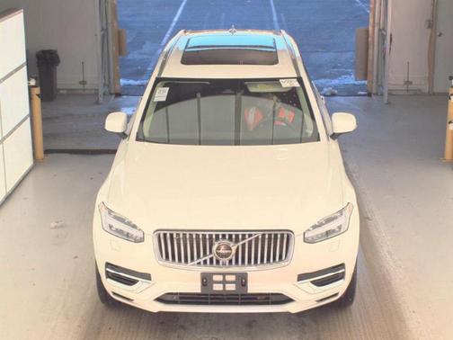 2024 Volvo XC90 Recharge Plug-In Hybrid T8 Plus 6-Seater