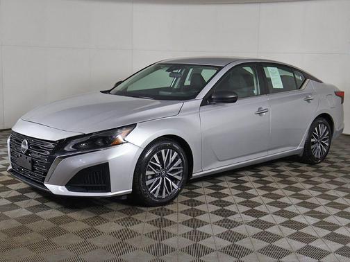 Brilliant Silver Metallic 2024 Nissan Altima 2.5 SV