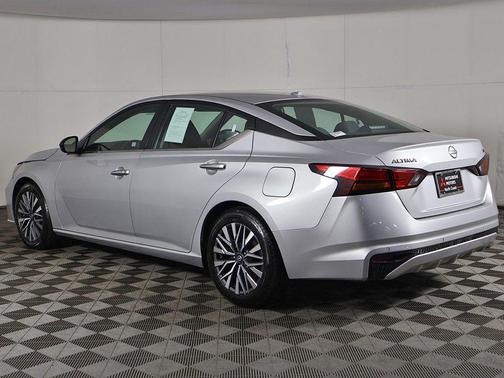 Brilliant Silver Metallic 2024 Nissan Altima 2.5 SV
