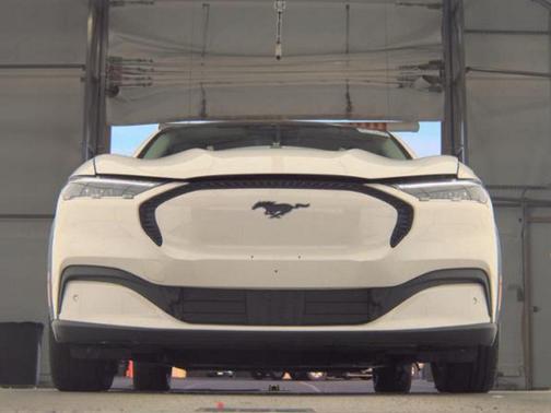 2022 Ford Mustang Mach-E Select