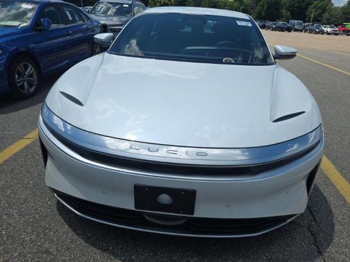 Stellar White Metallic 2024 Lucid Air Touring