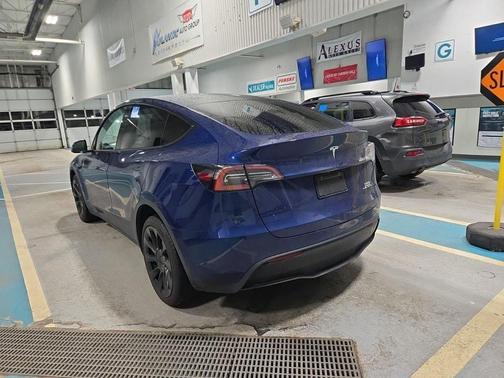 2023 Tesla Model Y Long Range Dual Motor All-Wheel Drive