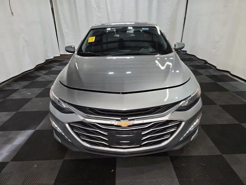 Sterling Gray Metallic 2024 Chevrolet Malibu FWD 1LT