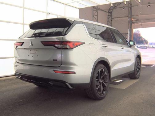 2023 Mitsubishi Outlander SE 2.5 2WD