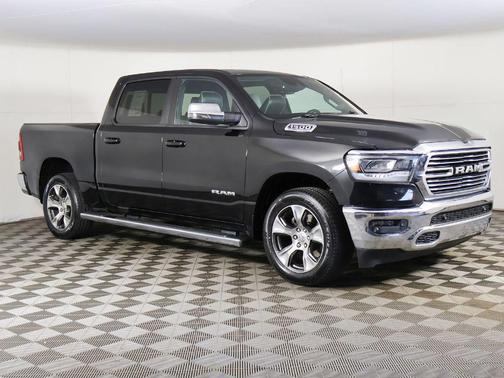 Diamond Black Crystal Pearlcoat 2023 RAM 1500 Laramie