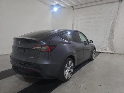 2022 Tesla Model Y Long Range Dual Motor All-Wheel Drive