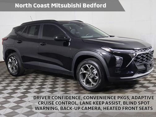 Mosaic Black Metallic 2024 Chevrolet Trax LT