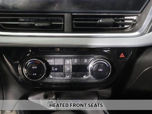 Mosaic Black Metallic 2024 Chevrolet Trax LT