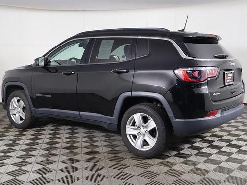 Diamond Black Crystal Pearlcoat 2022 Jeep Compass Latitude