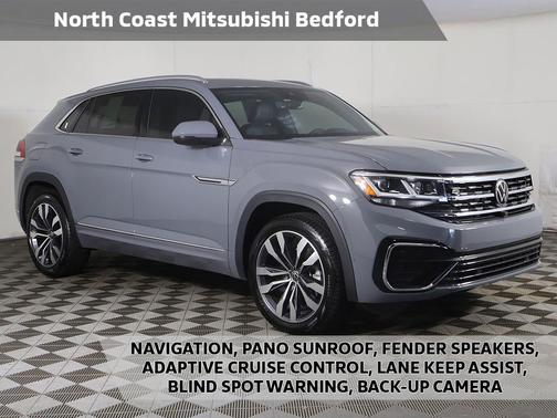 Pure Gray 2023 Volkswagen Atlas Cross Sport 3.6L V6 SEL Premium R-Line