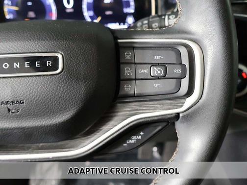 Diamond Black Crystal Pearl 2022 Jeep Wagoneer Series III
